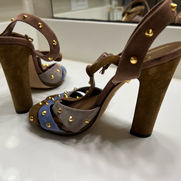 Gucci Jacquelyne Suede Studded T-strap - Picture 3 of 4